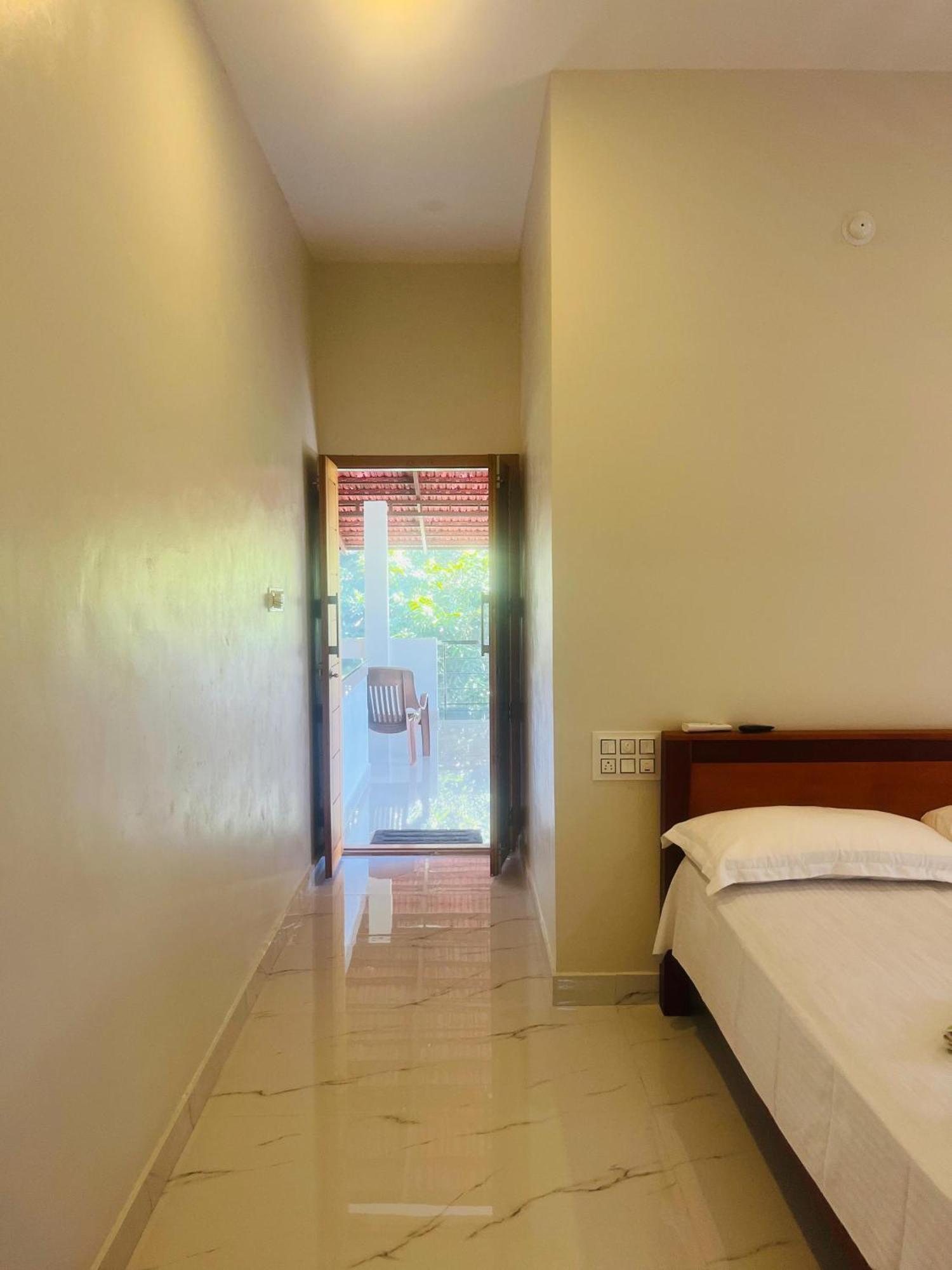 Munroe Meadows Apartment Mundrothuruth ภายนอก รูปภาพ