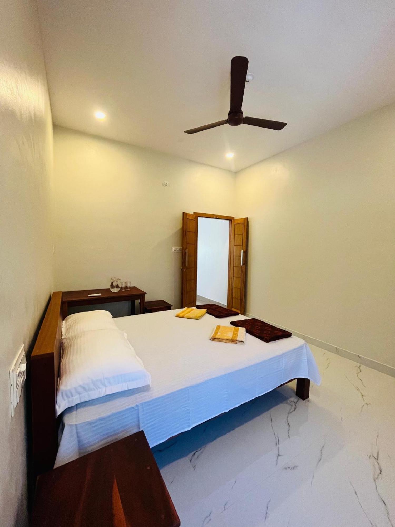 Munroe Meadows Apartment Mundrothuruth ภายนอก รูปภาพ