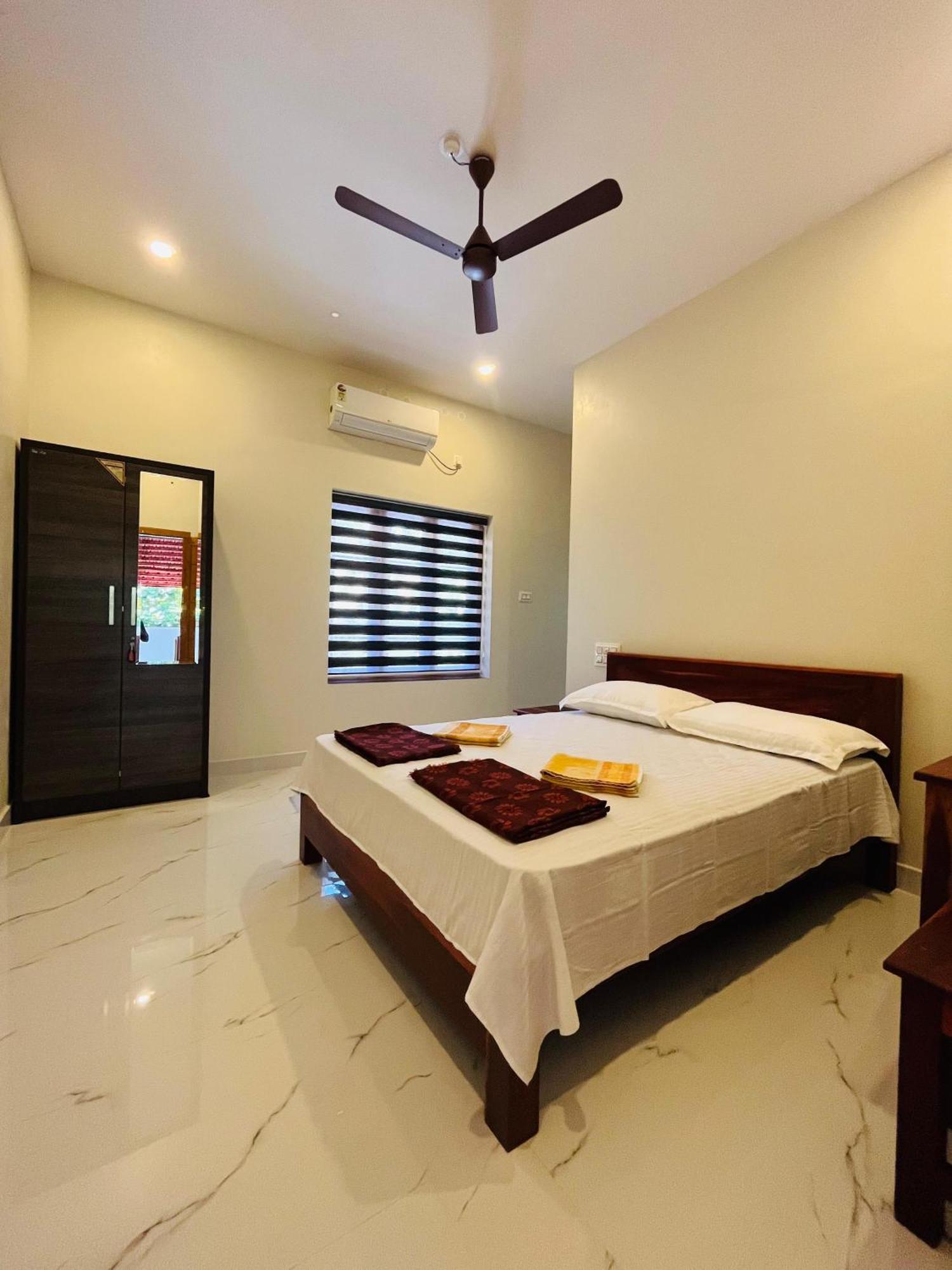 Munroe Meadows Apartment Mundrothuruth ภายนอก รูปภาพ