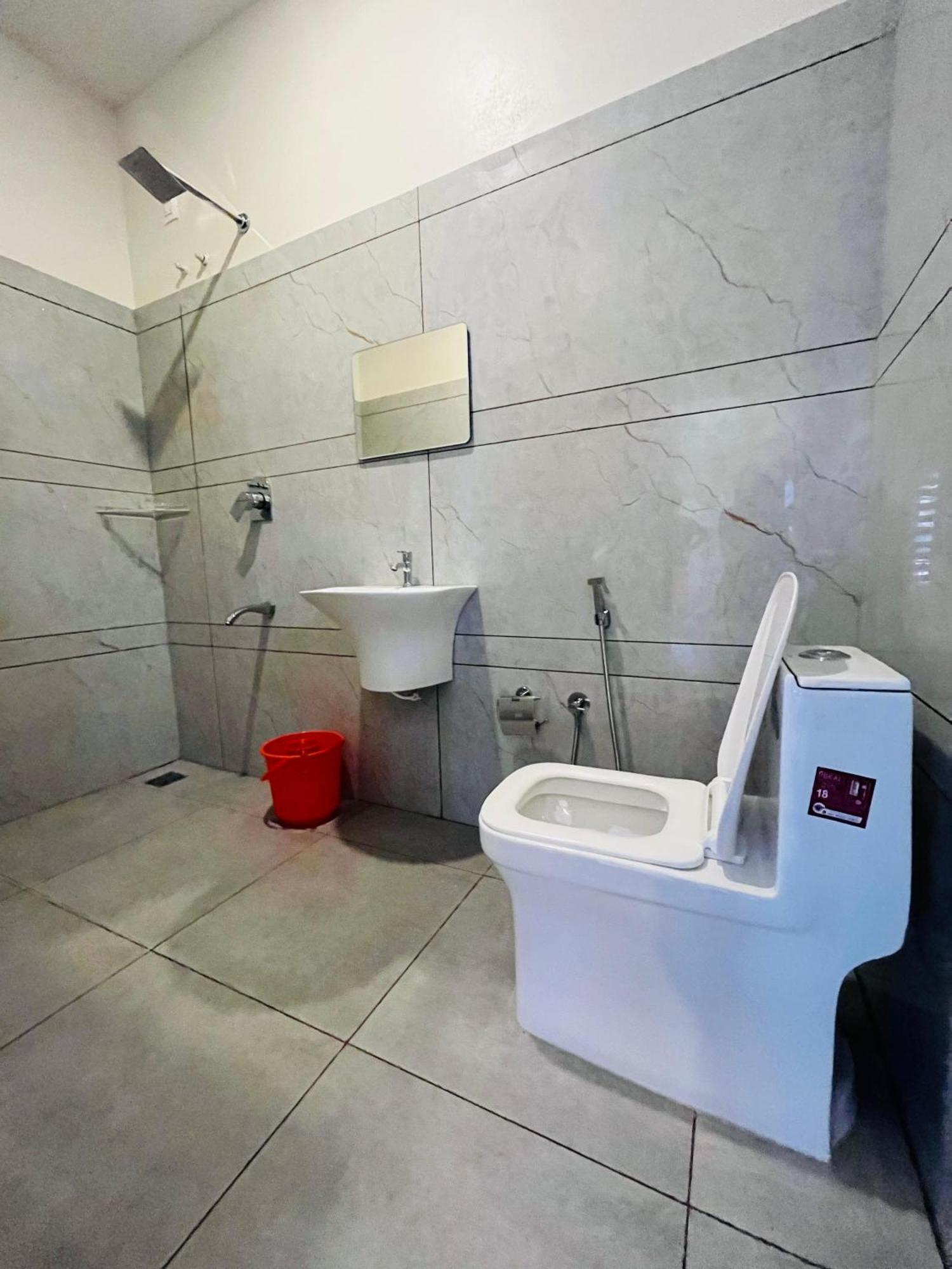 Munroe Meadows Apartment Mundrothuruth ภายนอก รูปภาพ
