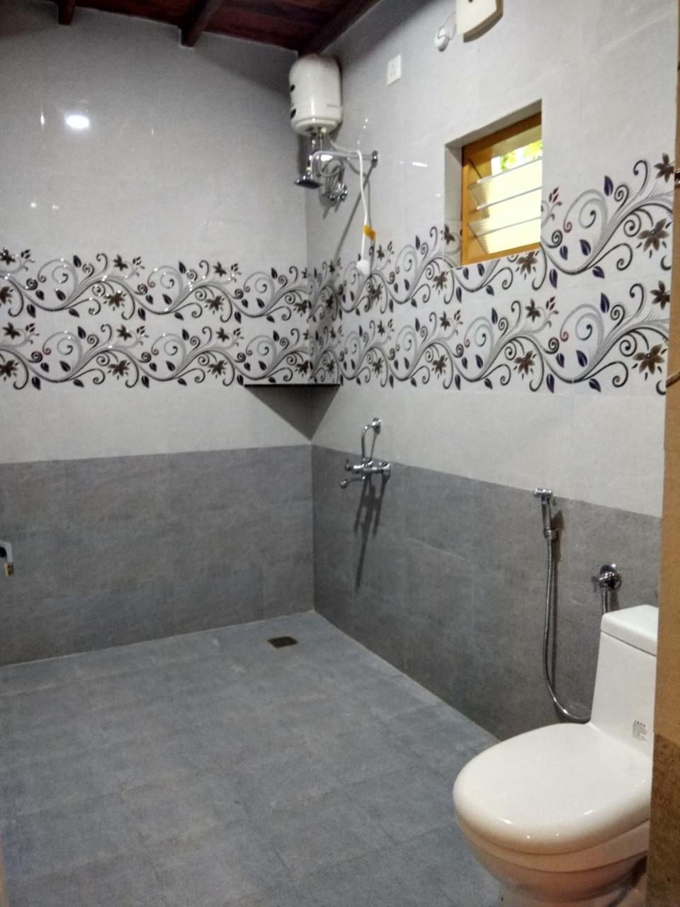 Munroe Meadows Apartment Mundrothuruth ภายนอก รูปภาพ